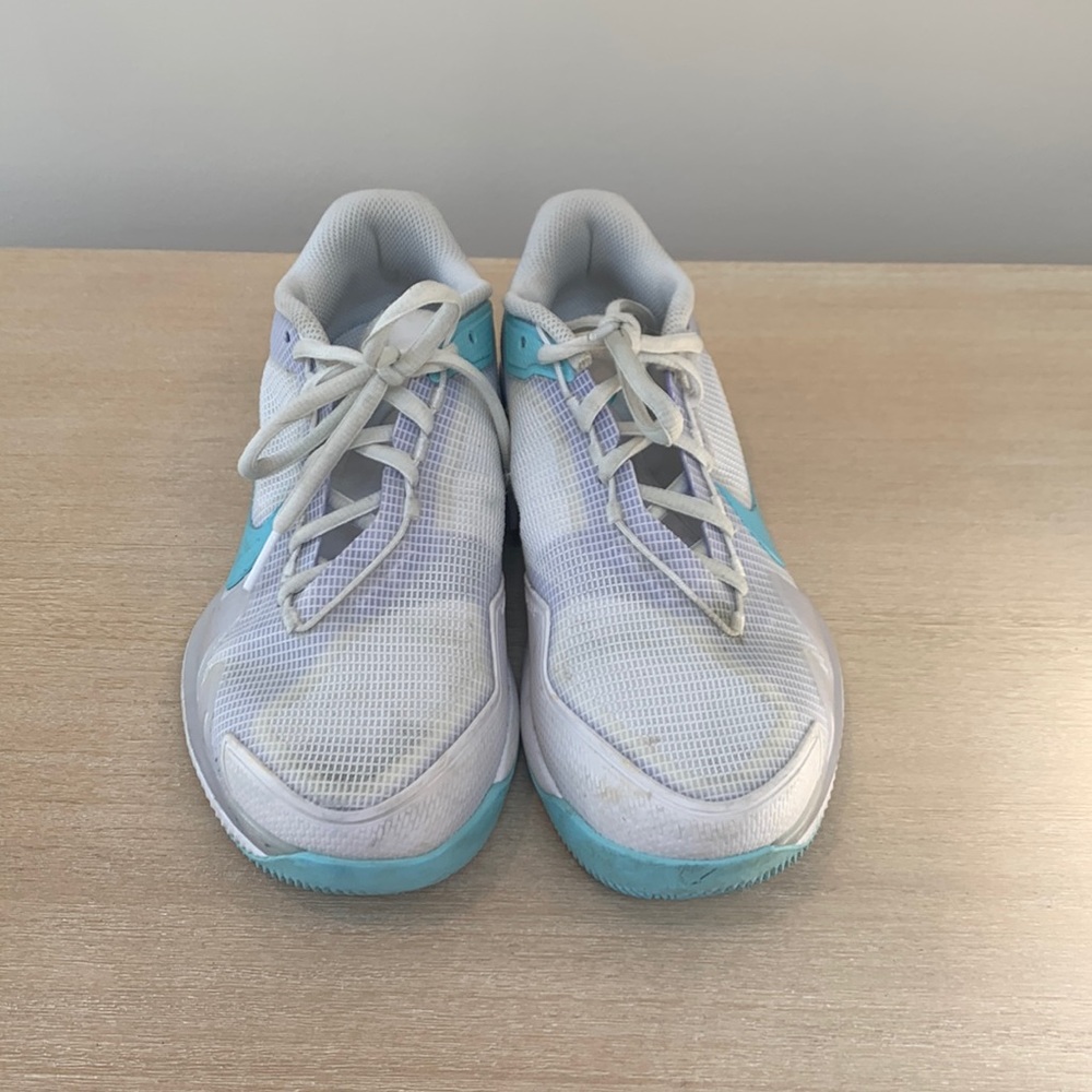 Tennis Shoes Nike